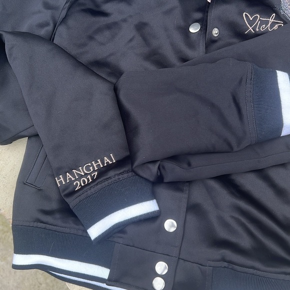 Cute vs jacket - Picture 5 of 14